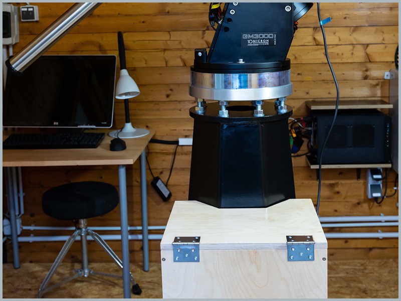 10micron GM3000+octagonal Steel Pier+Levelling Adapter+Cableingbox