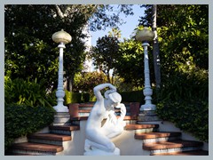 USA_Hurst_Castle_R3311